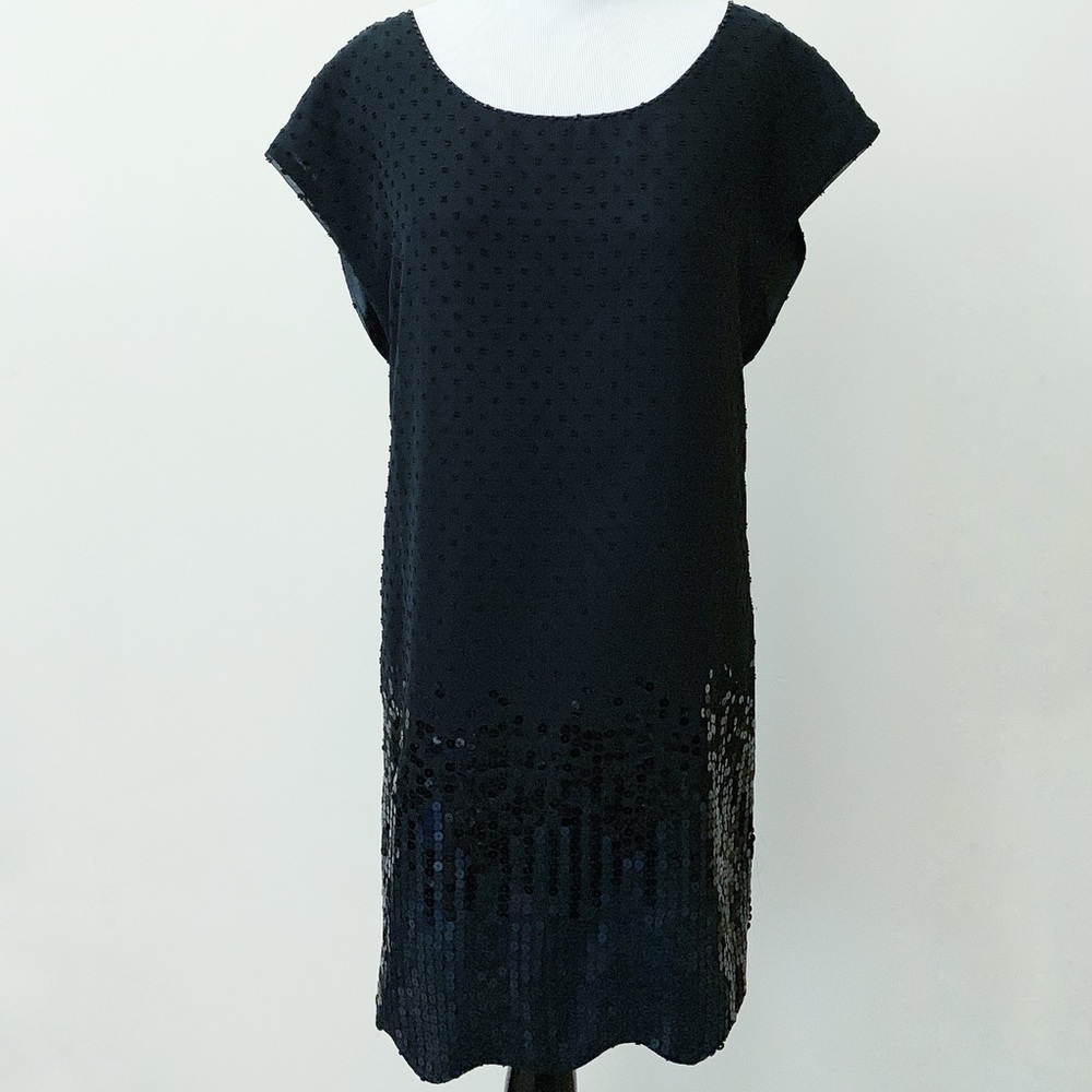 POTTER’S POT Swiss Dot Scalloped Hem Black Dress